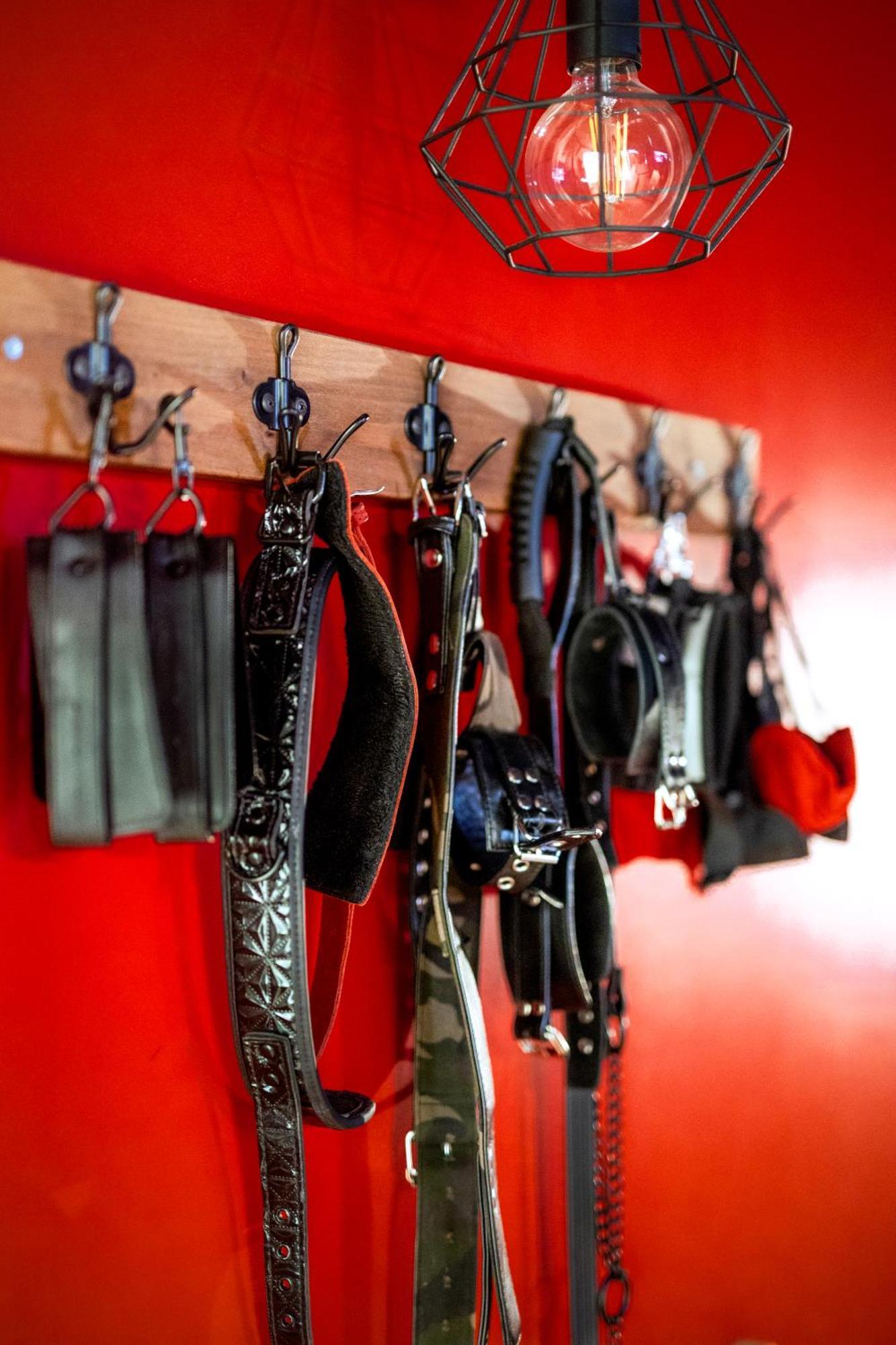 Bdsm Red Apartments Vilnius Bagian luar foto