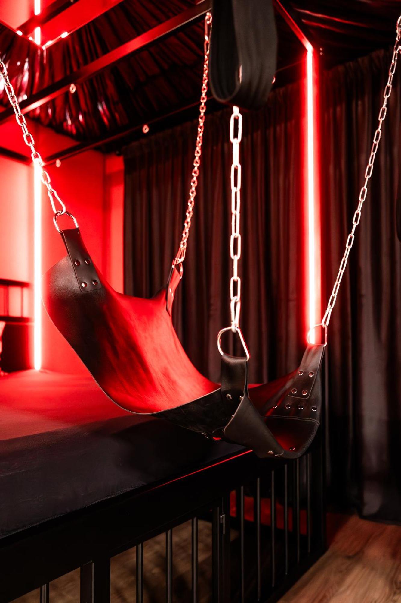 Bdsm Red Apartments Vilnius Bagian luar foto